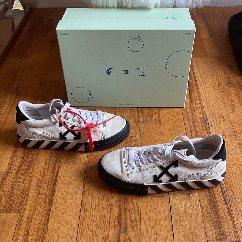 Off-White c/o Virgil Abloh